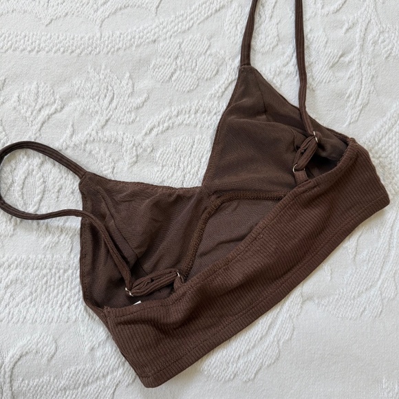 White Fox Boutique Two Piece Crop Top - Picture 4 of 5